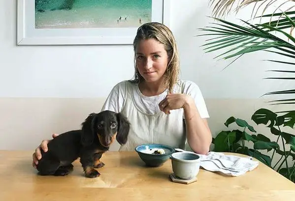 Molly Baz Age, Wedding, Husband, Height, Net Worth, Bio 2 Molly Baz Net Worth