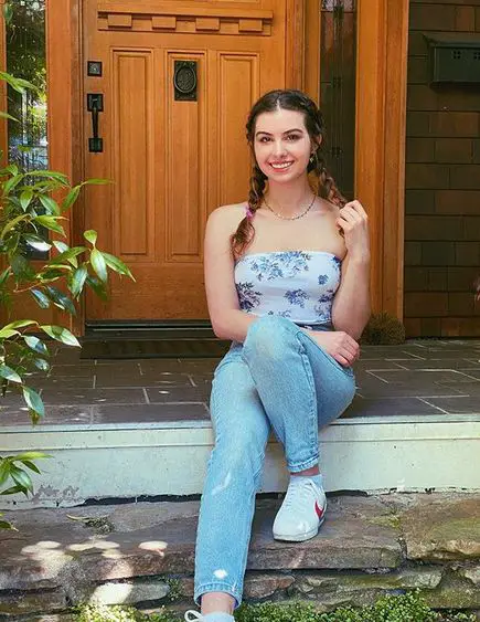 Elizzle Age, Full Name, Birthday, Height, Bio, Wiki 2 Elizzle Full Name