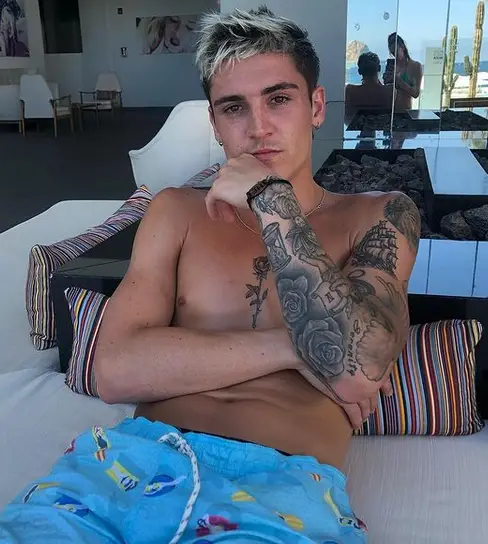 Sammy Wilkinson Age, Girlfriend, Height, Yoga, Bio 1 Sammy Wilkinson Age