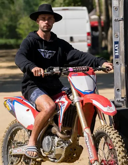 Eddie Masters Age, Height, Wikipedia, Net Worth, Bio 2 Eddie Masters Height